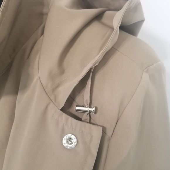 Women's TOWER by London Fog Hooded Lightweight Rain Jacket.  Size M. #282 - Picture 7 of 13